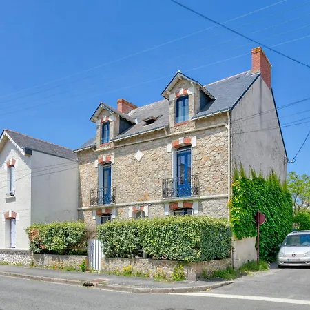Maison Albizia Holiday home *